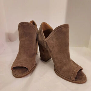 Lucky Brand "Laretah" Taupe Peep Toe Block Heel Ankle Booties in Size 7.5 M